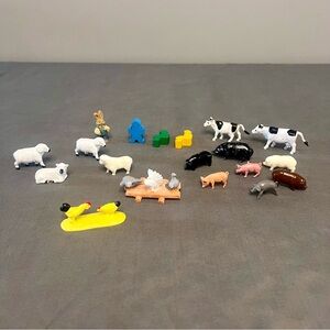Lot Of 15 Plastic & 1 Black Metal Pig Farm Animals 3 Wooden People Knick Knacks